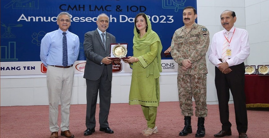 Prof. Dr. Hina Zafar Raja received shield